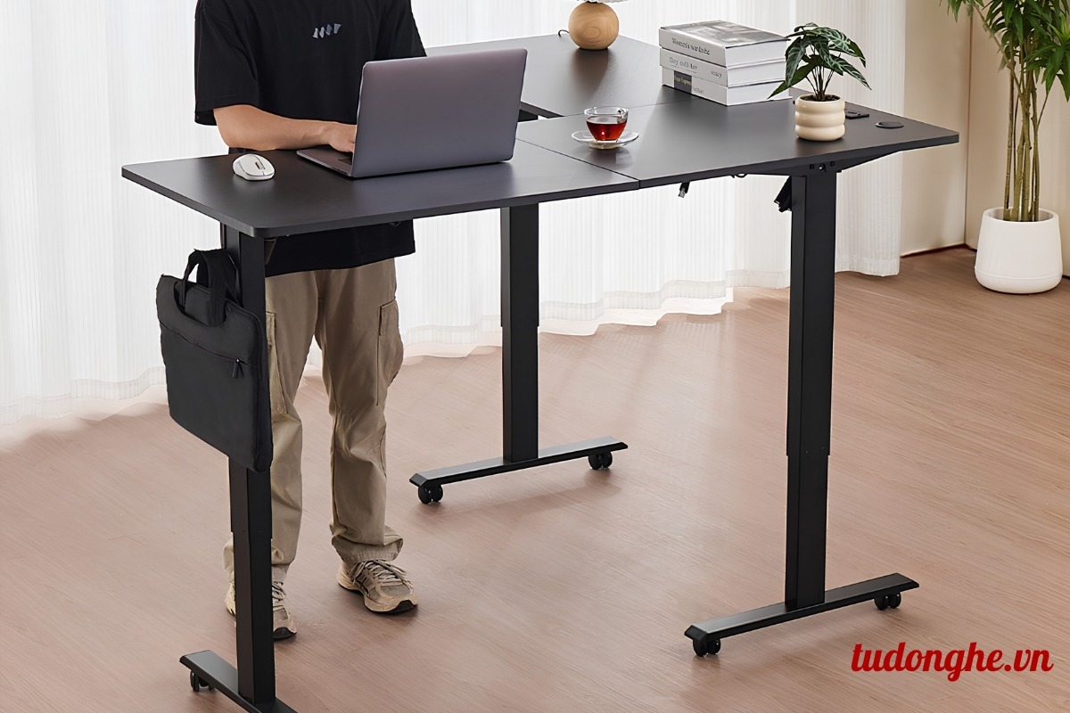 Bàn nâng hạ chiều cao giúp cải thiện sức khỏe