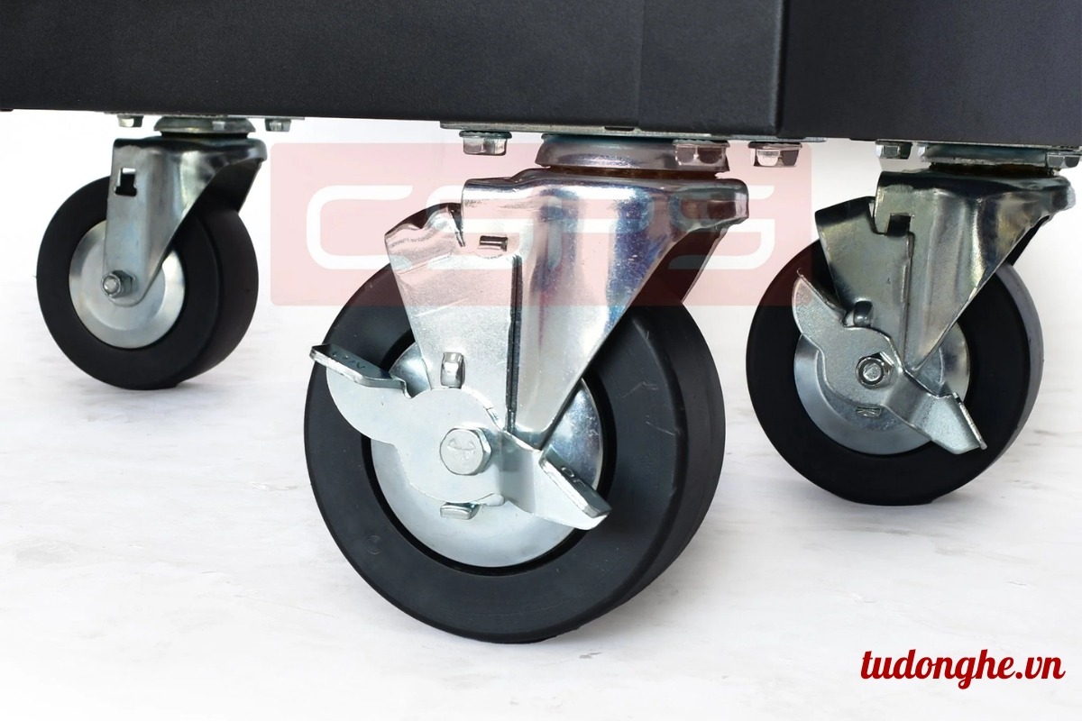 Bánh xe giúp di chuyển linh hoạt
